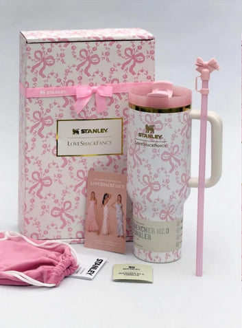 Stanley 1913 x LoveShackFancy Quencher H2.0 Flowstate™ Tumbler | 40 Oz | Coquette Pink Bow