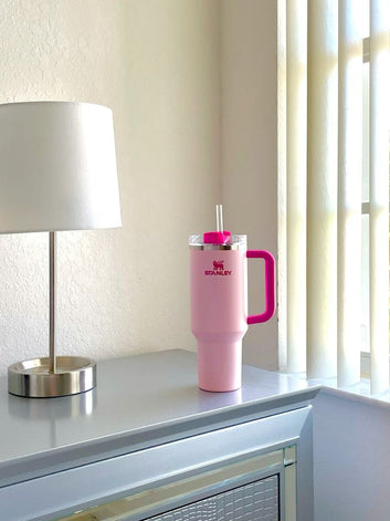Stanley Quencher H2.0 FlowState™ Tumbler |30 oz| Flamingo