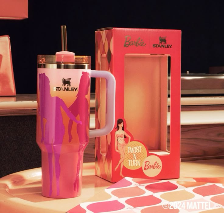 Stanley x Barbie™ Quencher Tumbler |40Oz| '60s Twist 'N Turn