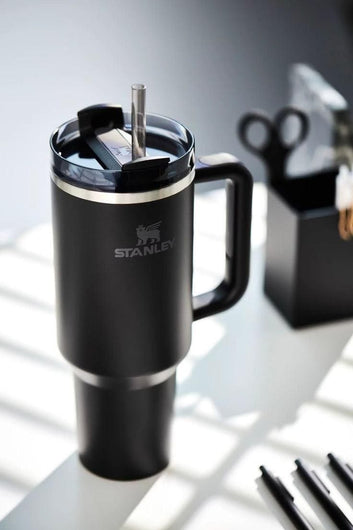 Stanley Quencher H2.0 FlowState™ Tumbler |40 Oz| black