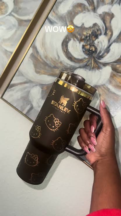 Stanley Hello Kitty 40 oz Quencher