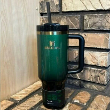 Stanley X ELPHABA Quencher H2.0 FlowState™ Tumbler |40 Oz| Wicked