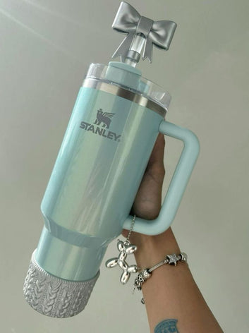 Stanley Quencher H2.0 FlowState™ Shimmer |40 Oz| BlueBerry Milk