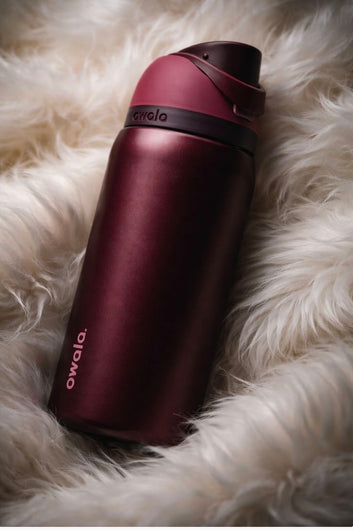 Owala FreeSip® | 32 Oz | Black Cherry ( Limited Edition ) ( Preorder Only )